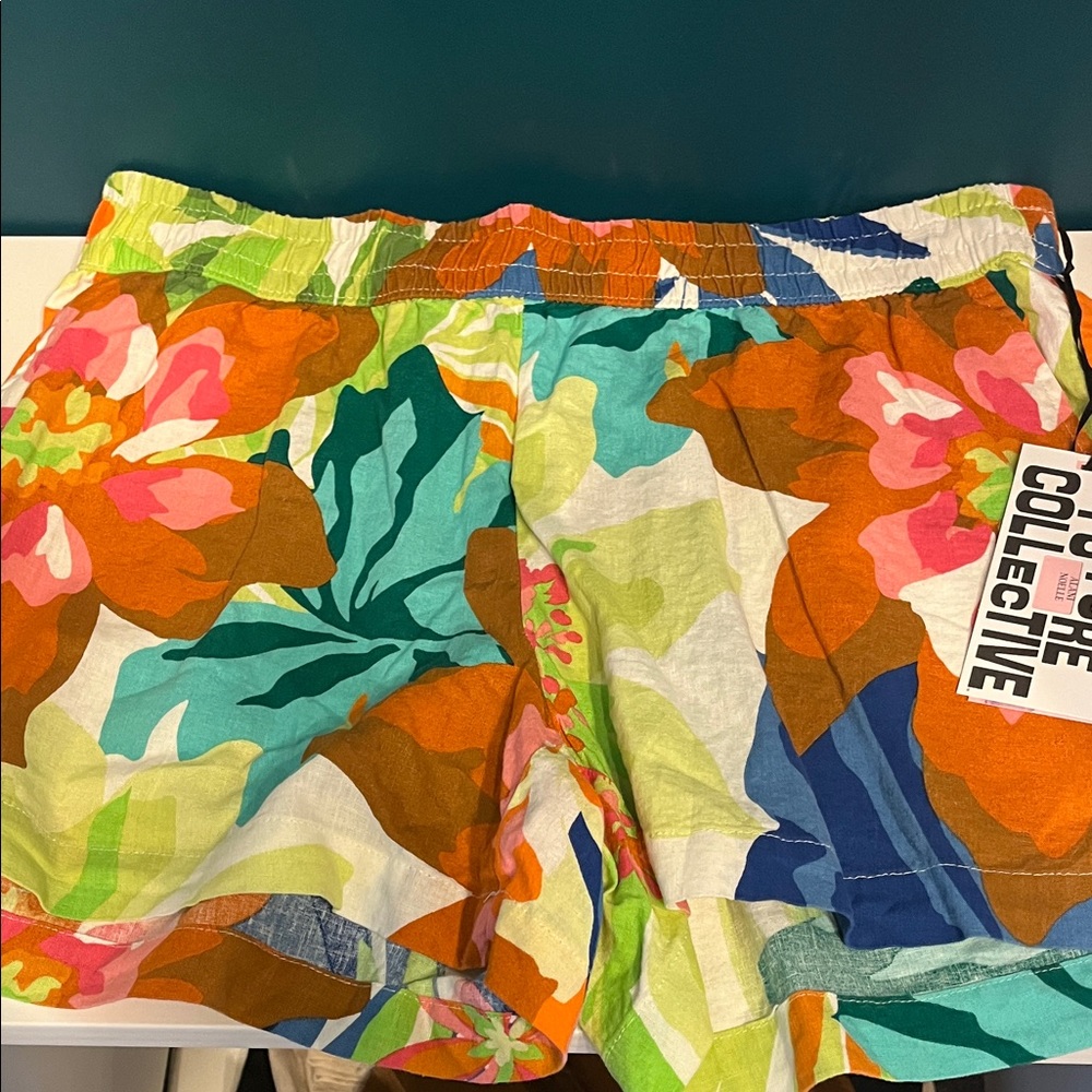Colorful Floral Women's Linen Blend Shorts